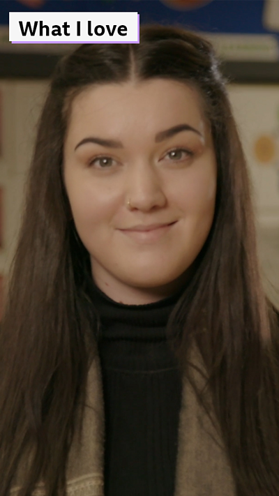 A video of Dina talking about her job as a maths teacher