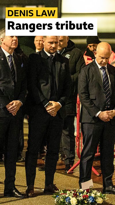 Rangers laying a wreath