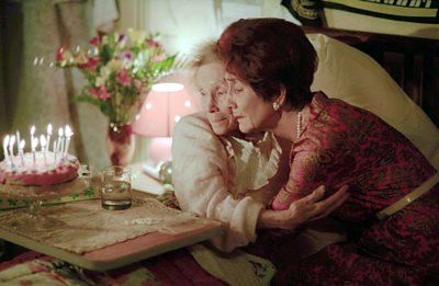 Gretchen Franklin as Ethel and June Brown as Dot at the time of Ethel's death.