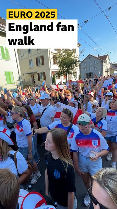 'Sweet Caroline!' The atmosphere is heating up