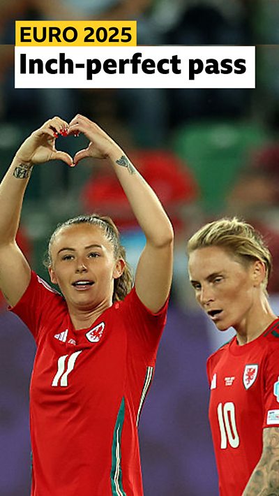 Hannah Cain and Jess Fishlock