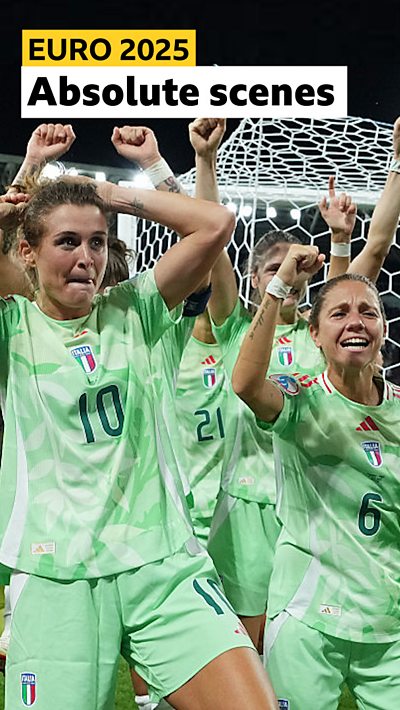 Italy players celebrate