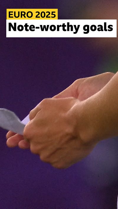 A note in the hand of a player