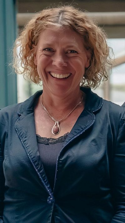 Debbie Hemings yn siarad er mwyn rhoi llais i'w diwedda tad