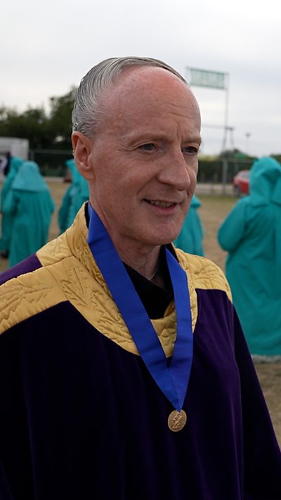 Bryn Jones yn ennill y Fedal Ryddiaith yn yr Eisteddfod