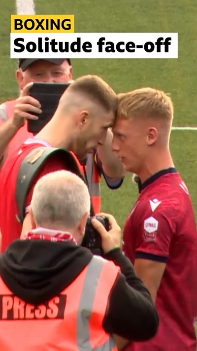 Solitude showdown - Boxers Matty Boreland and Ruadhan Farrell squared up at half-time
