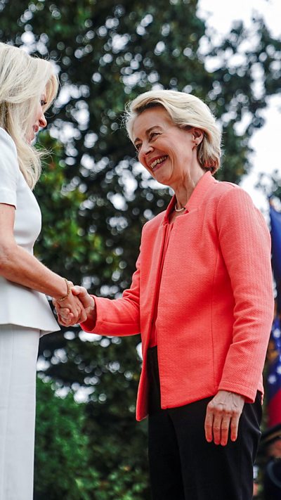 Ursula von der Leyen arrives at the White House