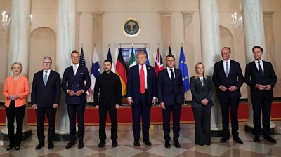 World leaders gathered for family photo