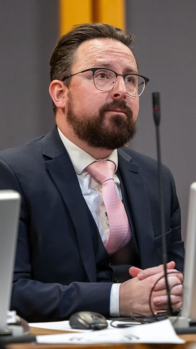 Llywydd y Senedd yn talu teyrnged i’r diweddar Hefin David AS