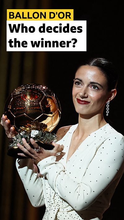 Aitana Bonmati holds the Ballon d'Or trophy