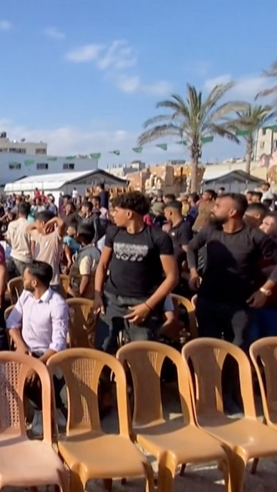 Palestinians wait for prisoners to be returned