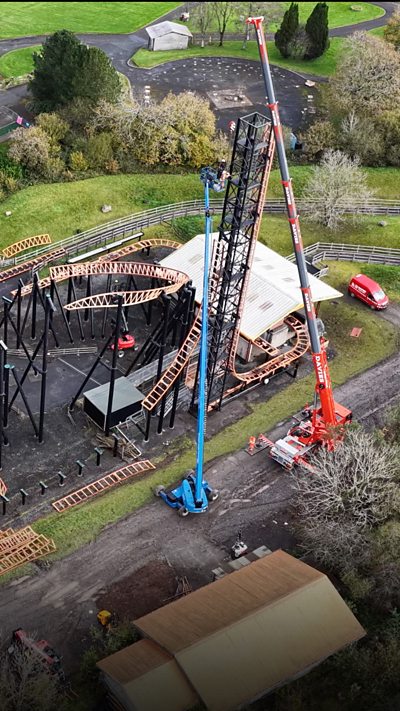 Speed yn cael ei ddatgymalu yn Oakwood