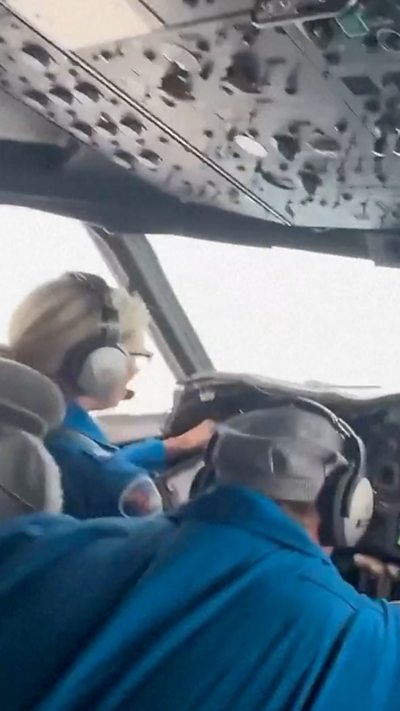 Turbulence as research plane enters eye of hurricane