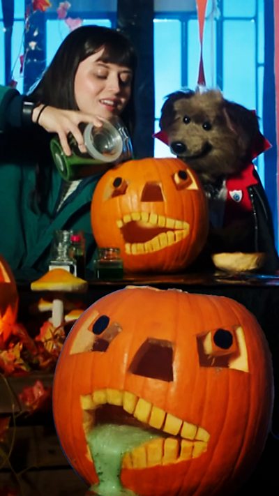 Abby and Hacker create a gunge pumpkin.
