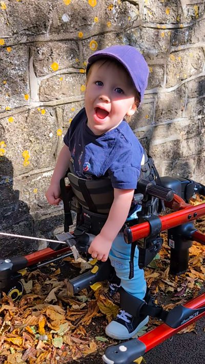 Parlys yr ymennydd: Ni ddim moyn i eraill fod yn unig fel ni