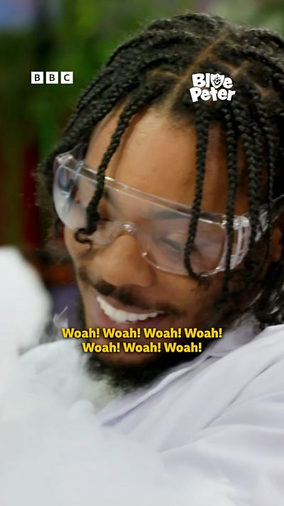 Big Manny conducts a science experiment that releases a lot of clouds and eventually bubbles.