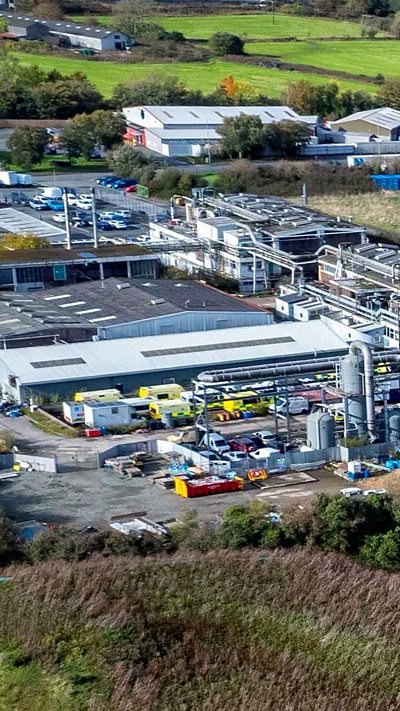 Cyngor Môn ag 'awch i symud ymlaen' - arweinydd