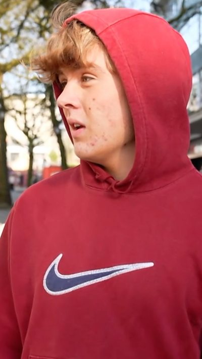 M&S i gau eu siop yn Abertawe