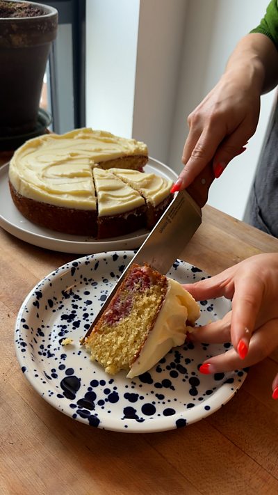 One-bowl vanilla cake