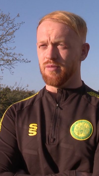 Mae timau pêl-droed Caernarfon a'r Fflint yn paratoi ar gyfer rownd derfynol Cwpan Cymru