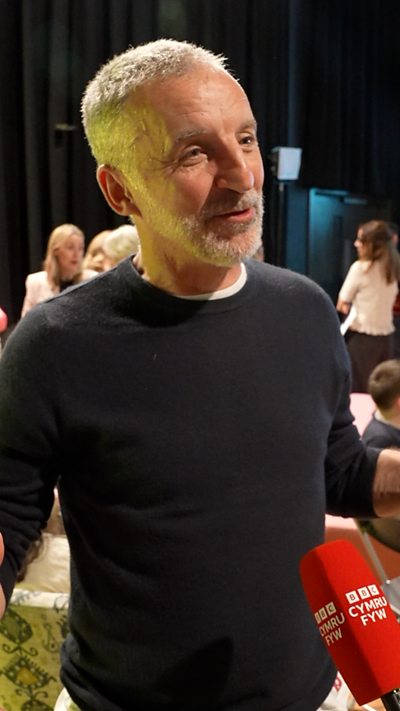 Ymateb y sylwebydd gwleidyddol Richard Wyn Jones i'r ddadl