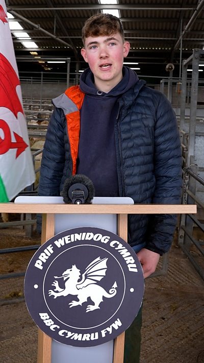 Aeth Cymru Fyw ar daith o amgylch Cymru i holi etholwyr