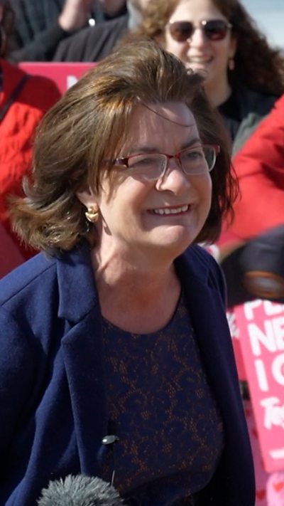 Fe wnaeth y prif weinidog annog etholwyr i bleidleisio dros Blaid Cymru mewn camgymeriad