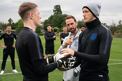 Jordan Henderson (DAVID SHIELDS);Jordan Pickford (JOSH BARROW);Harry Maguire (ADAM HUGILL);Gareth Southgate (JOSEPH FIENNES);Harry Kane (WILL ANTENBRING) in Dear England (Image copyright: Left Bank Pictures, Photographer: Jack Barnes)
