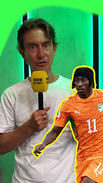 Thomas Frank with an image of Yan Diomande