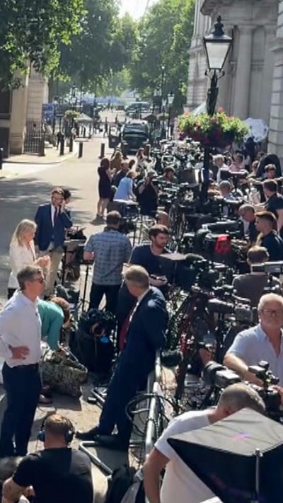 Media wait for Starmer