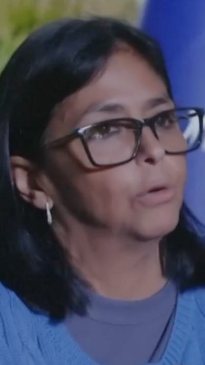 Delcy Rodríguez is giving an address after the earthquake.