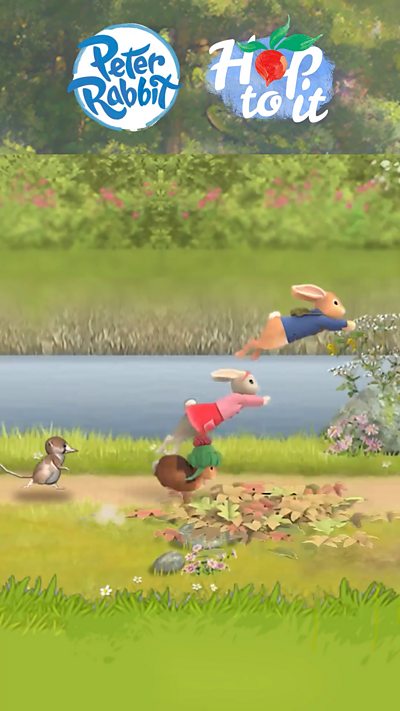 Peter Rabbit and his friends running in the countryside, jumping over obstacles in Peter Rabbit Hop To It game