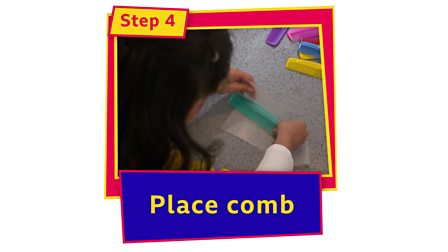 how to play the comb