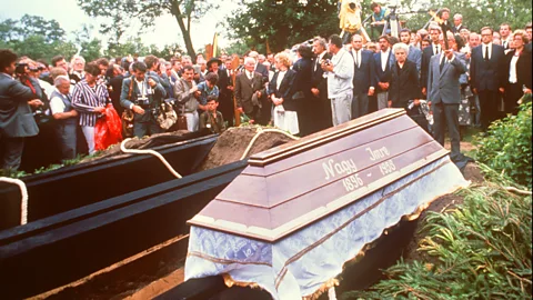 Witness History, Witness History, The reburial of a Hungarian hero