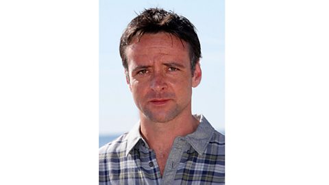 Yr actor Richard Harrington, sy'n portreadu Mathias yn Y Gwyll