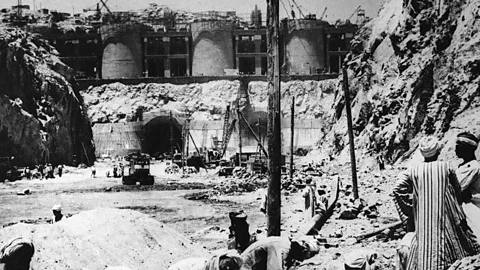 Witness History, Witness History, The building of the Aswan Dam