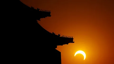 Fifth Floor, Reading The Sky: 21st Century Astrology