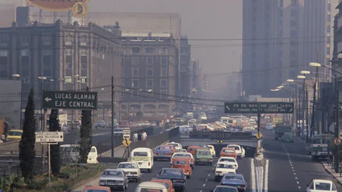 Witness History, Witness History, Mexico City slashes car use