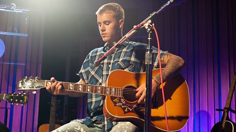 Justin Bieber Forgot Lyrics to Despacito on Stage