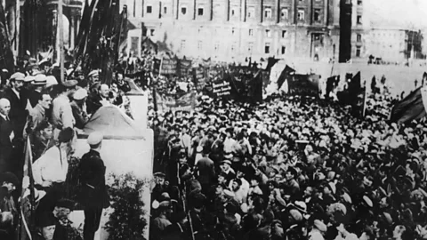 Witness History, Witness History, The Russian Revolution: The Bolsheviks Take Control