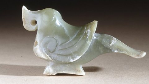 A sculpture of the jade bird