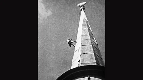 Witness History, Witness History, The Climbers of Leningrad