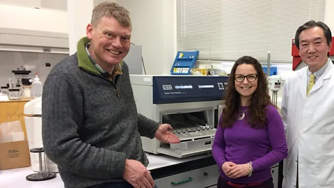 Costing the Earth, Costing the Earth, Microfibre Detectives