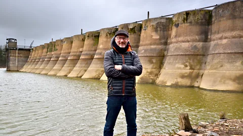 Costing the Earth, Costing the Earth, Demolishing Dams