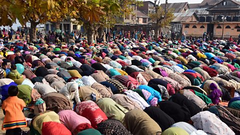  Salah (or Prayer) is very important to Muslims. Muslims pray 5 times a day, and they must be facing the direction of Makkah