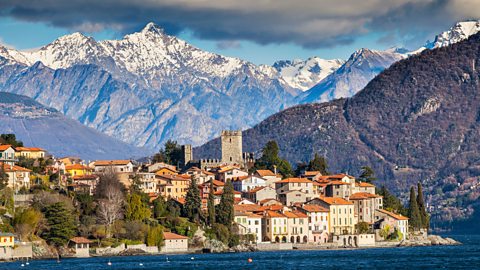 Lake Como is a popular tourist destination in Italy.