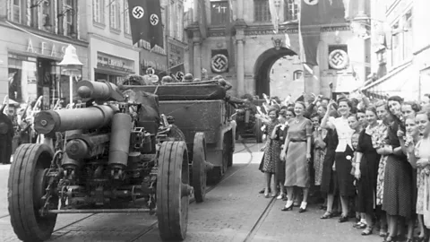 Witness History, Witness History, The outbreak of World War Two