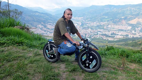 Crossing Continents, Crossing Continents, Colombia’s Kamikaze Cyclists