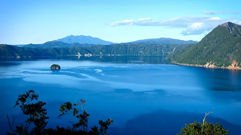 Is this the world’s clearest lake?