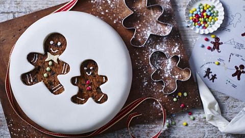 Gingerbread men Christmas cake